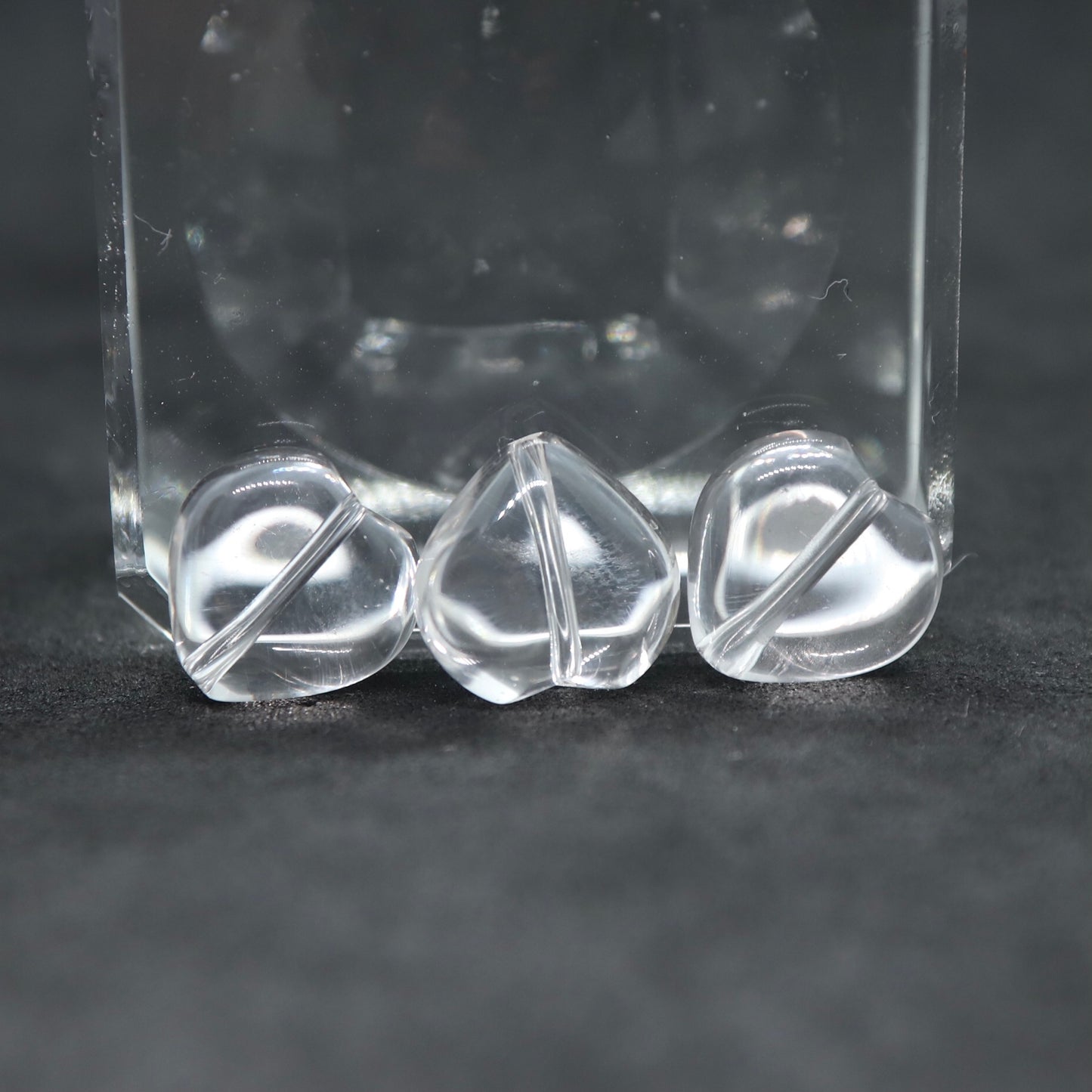 天然水晶ハート粒縦穴12×12×6㎜