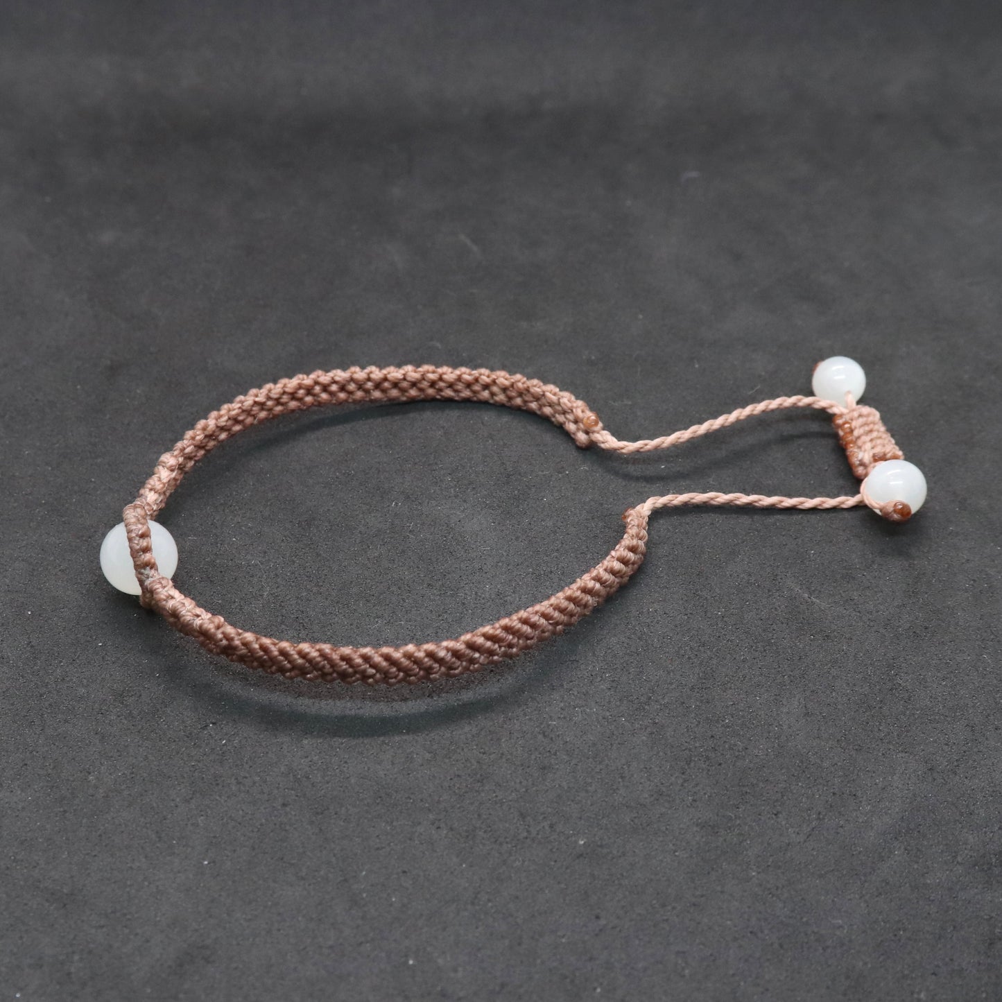 ホワイトムーンストーンマクラメブレスレット