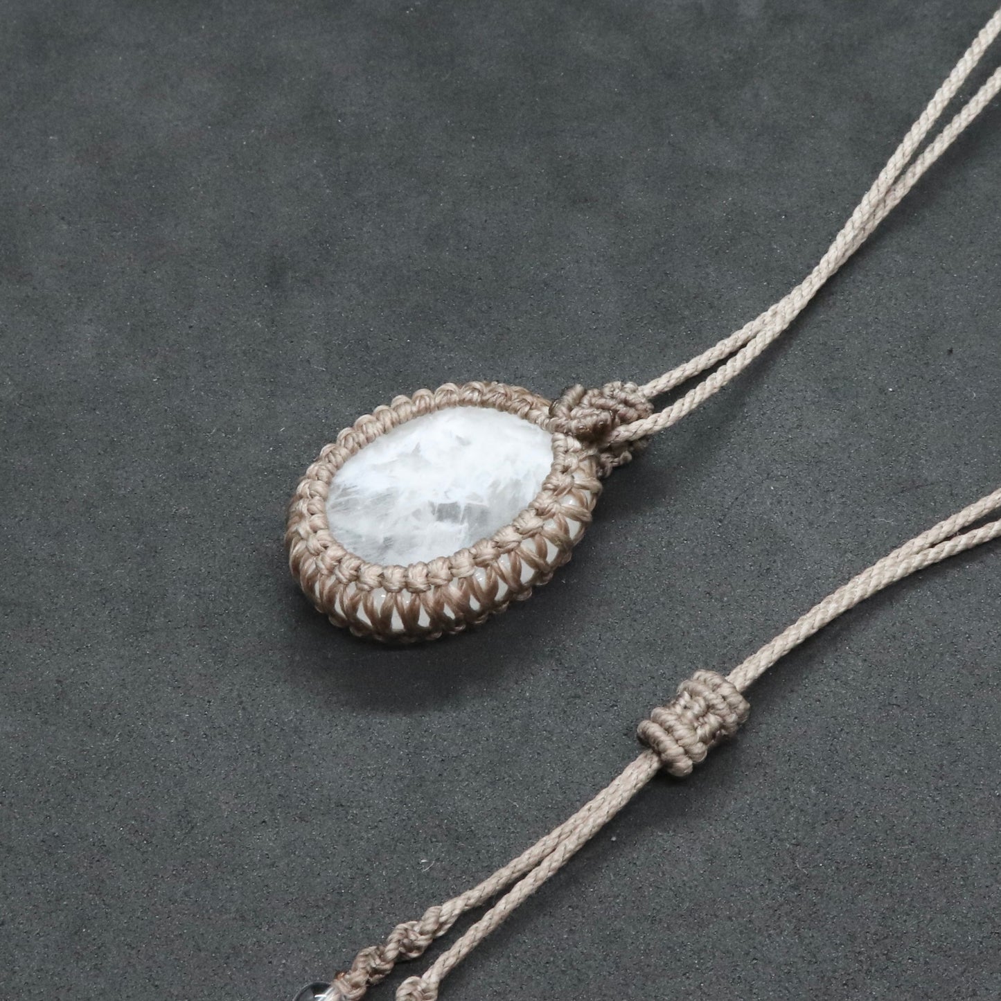 セリサイトインクォーツマクラメネックレスsq51