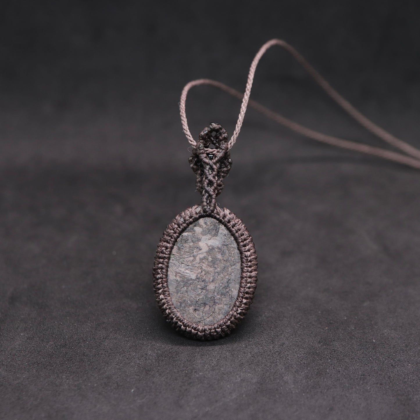 ハイパーシーンマクラメネックレスhm21