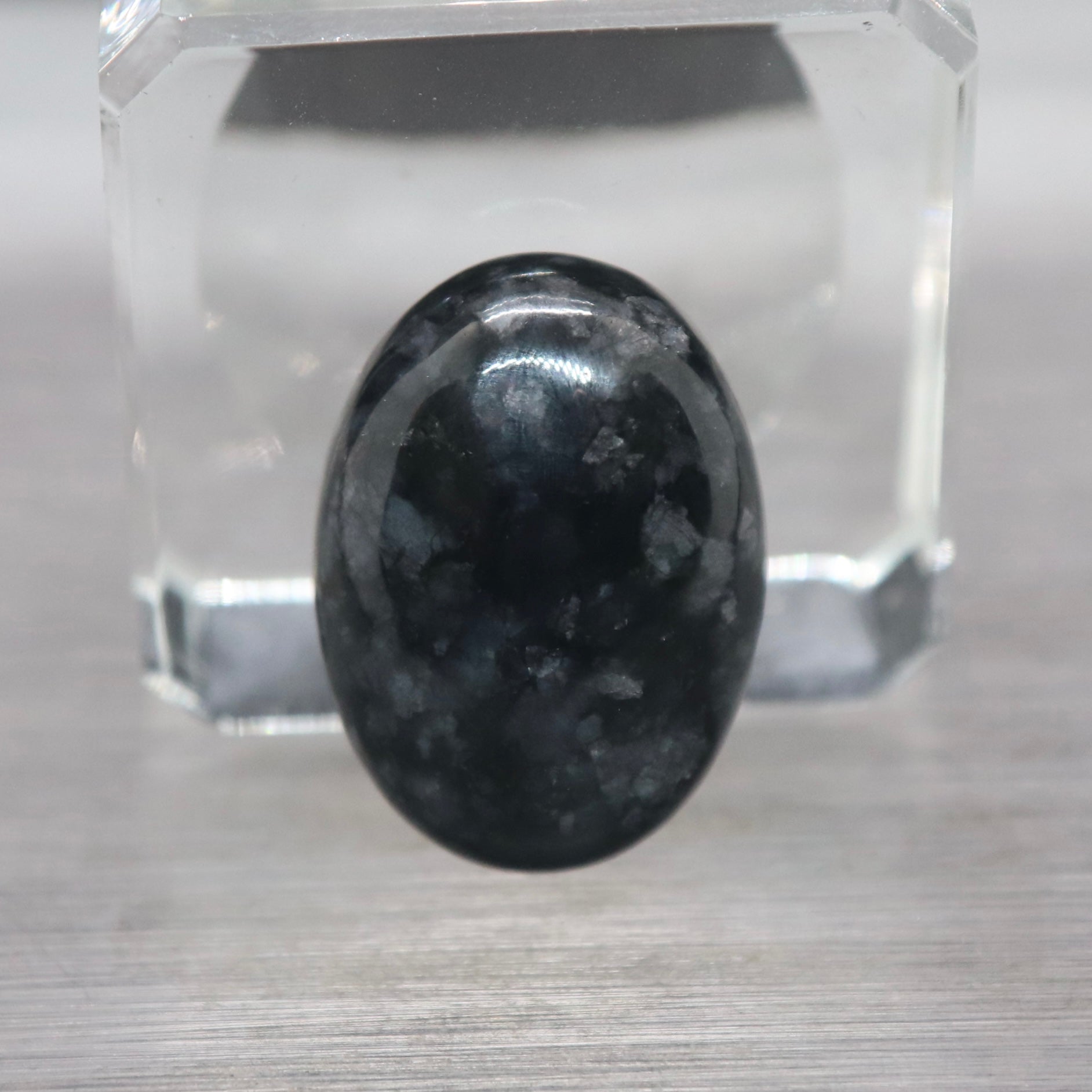 黒翡翠24.9㎜ – 天然石屋 優月堂