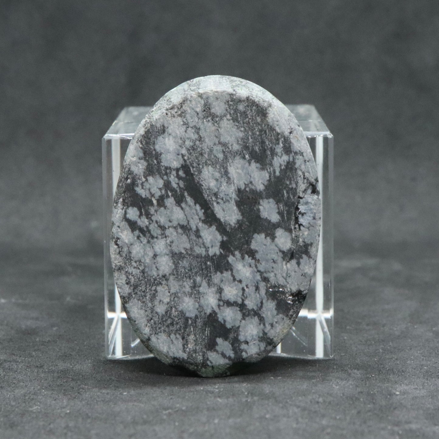 スノーフレークオブシディアン37.9㎜