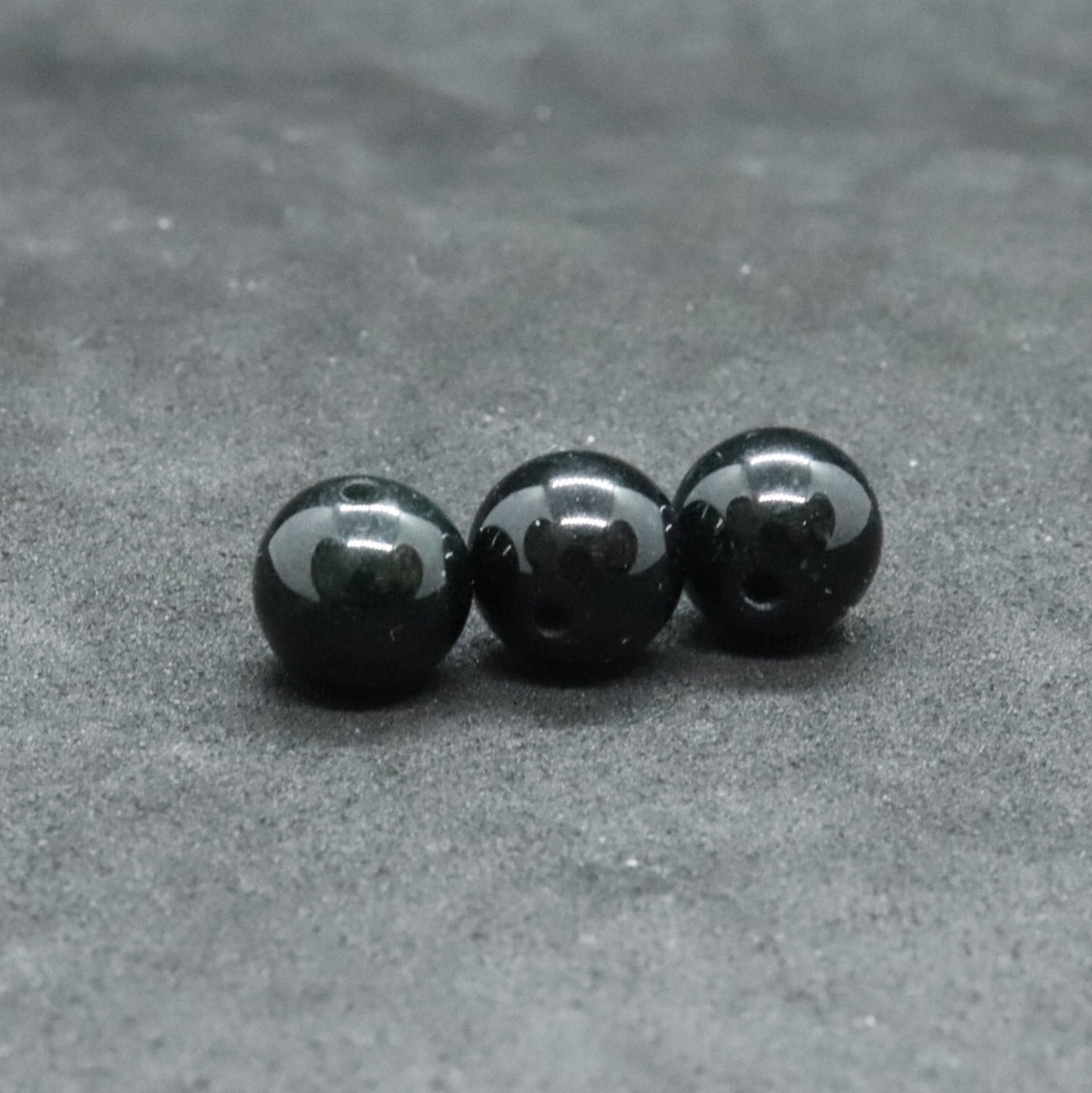 黒翡翠粒8㎜