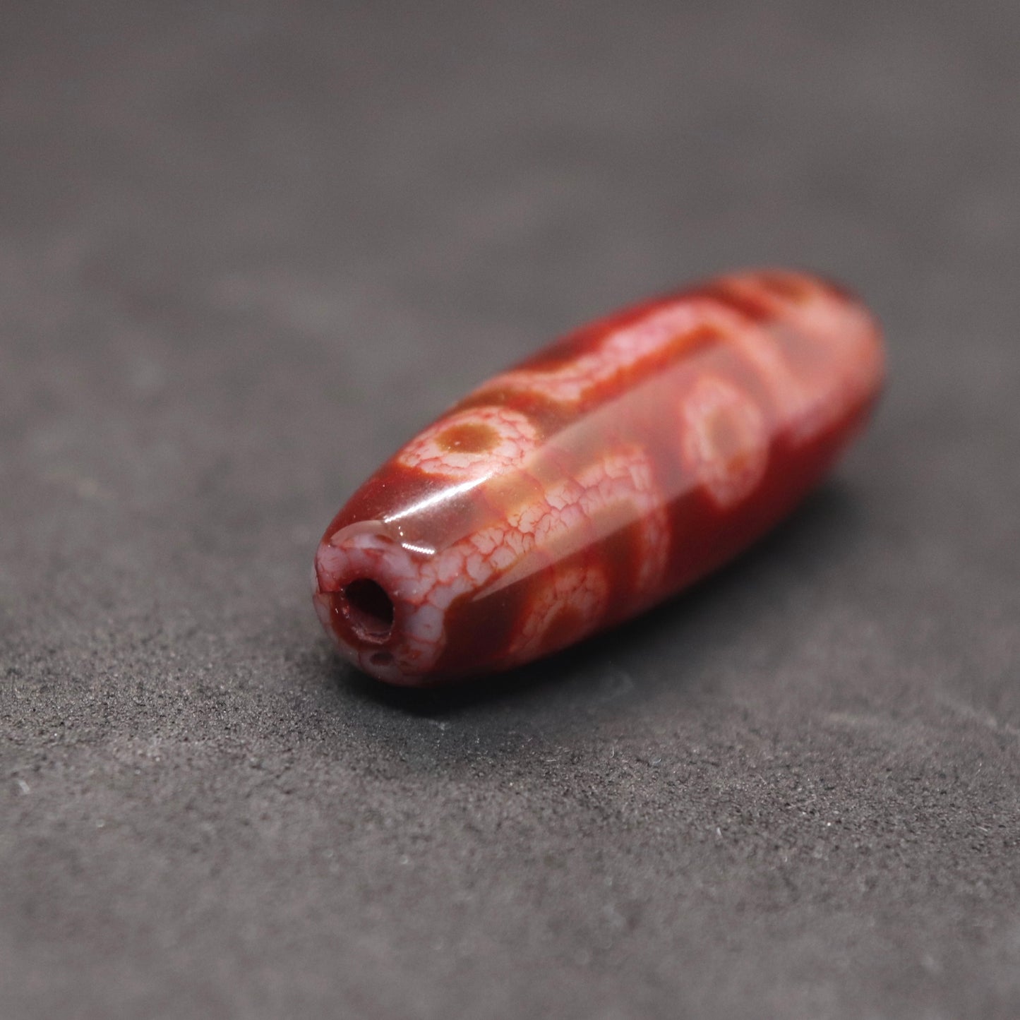 右下がり九眼紅天珠37.9㎜