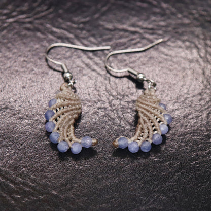 タンザナイトマクラメフェザーピアス