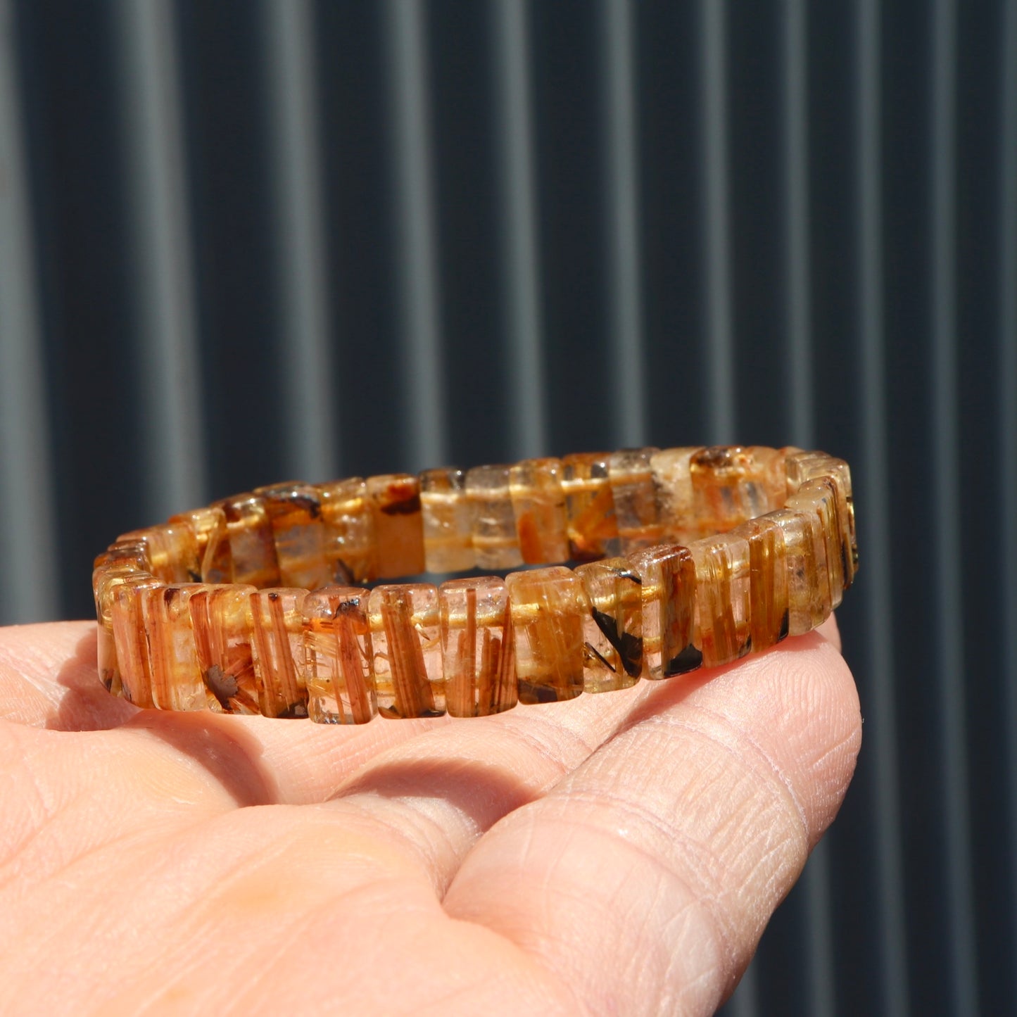 母岩入りタイチンゴールドルチルクォーツバングル約9×5㎜