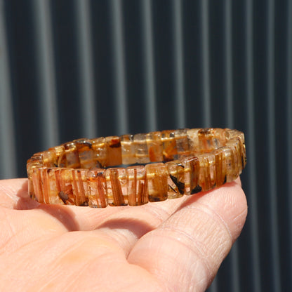 母岩入りタイチンゴールドルチルクォーツバングル約9×5㎜