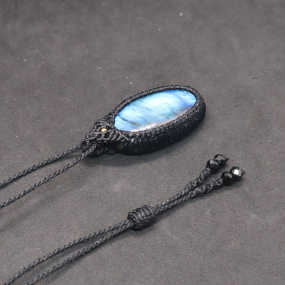ブルーラブラドライトマクラメネックレス41.5㎜