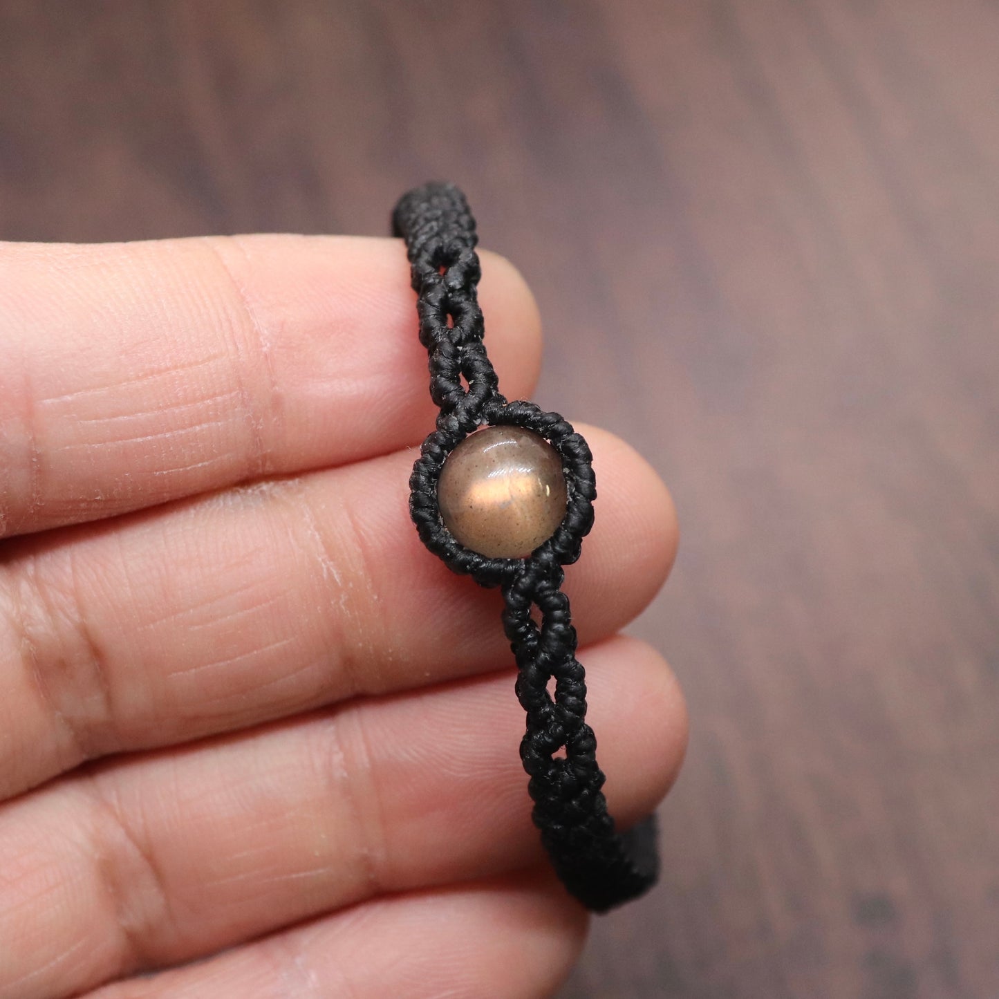 オレンジラブラドライトマクラメブレスレット