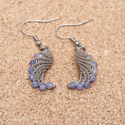 タンザナイトマクラメフェザーピアス