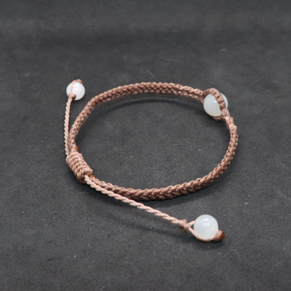ホワイトムーンストーンマクラメブレスレット