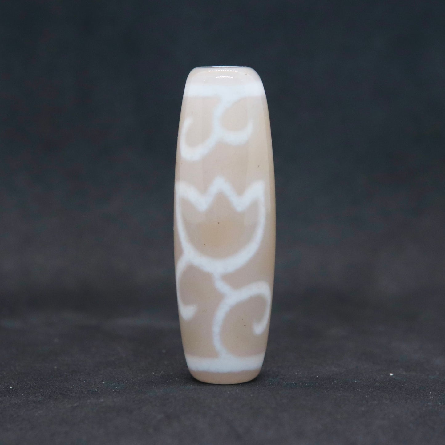 老玉髄水蓮花天珠