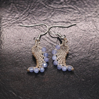 タンザナイトマクラメフェザーピアス