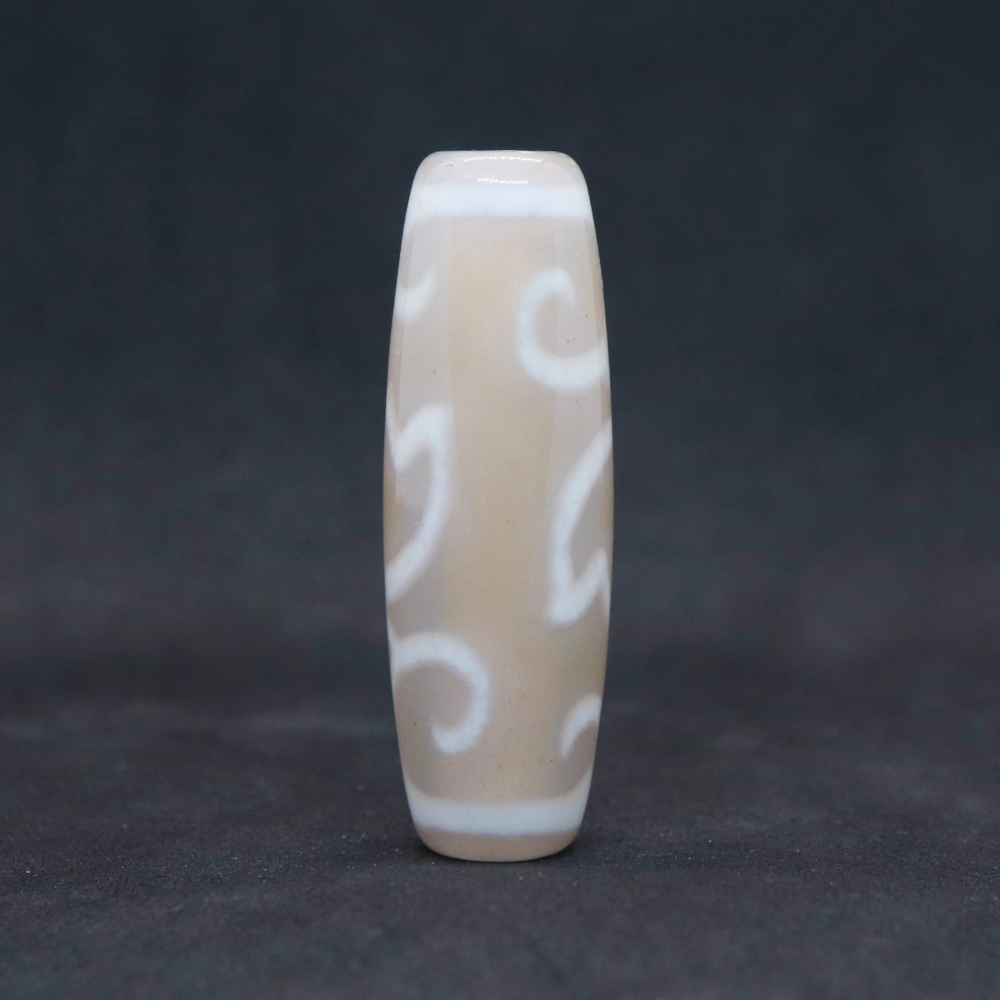 老玉髄水蓮花天珠