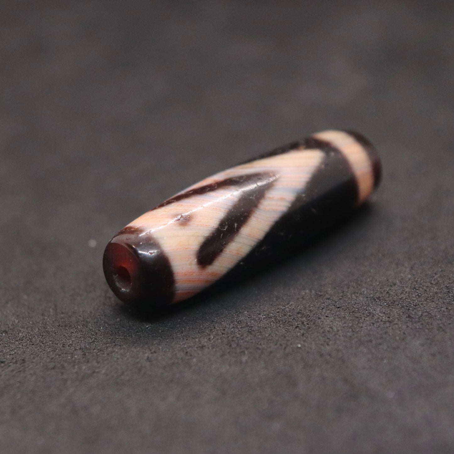 赤朱砂一眼山形天珠34.5㎜