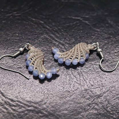 タンザナイトマクラメフェザーピアス