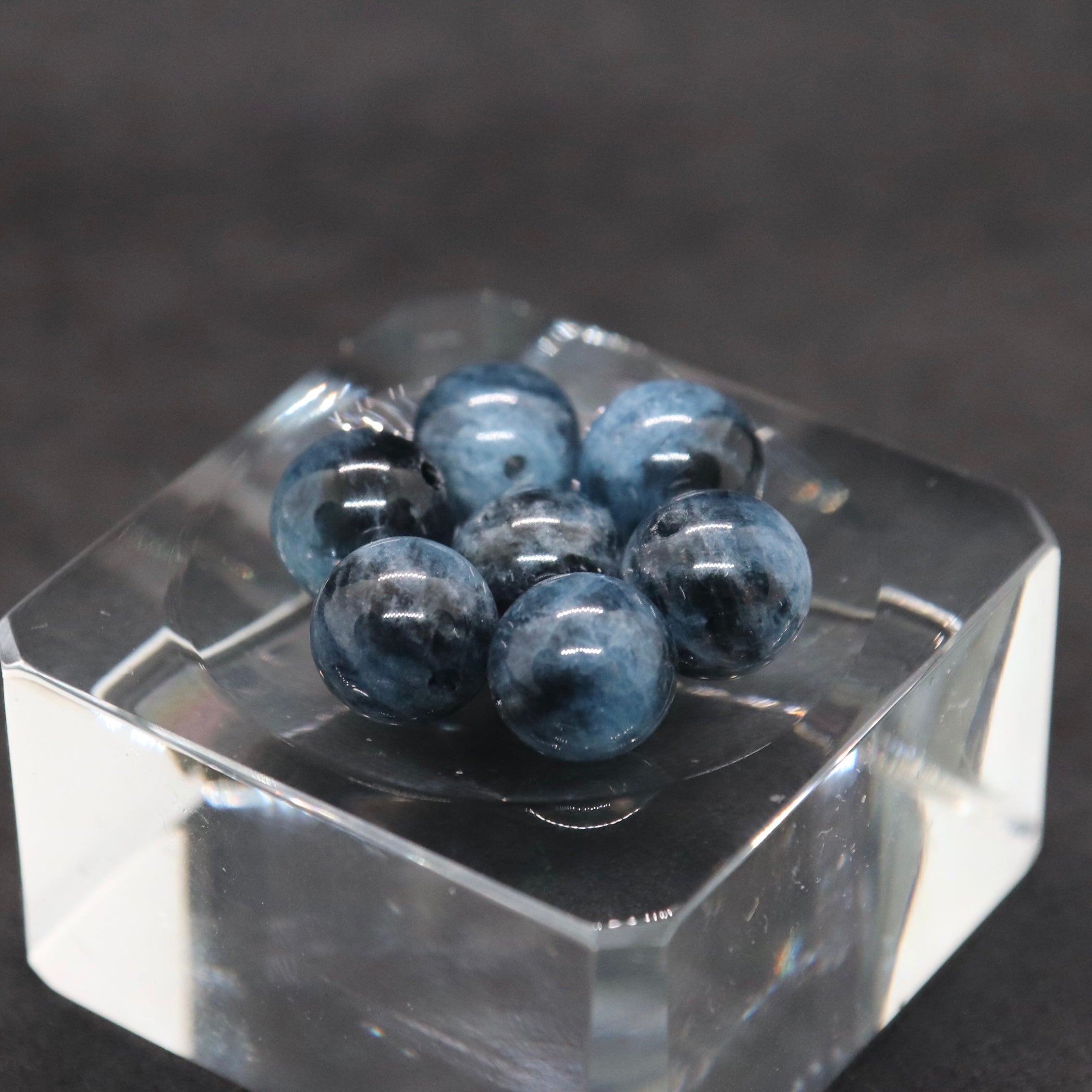 ブラックアクアマリン7.5㎜一粒売り