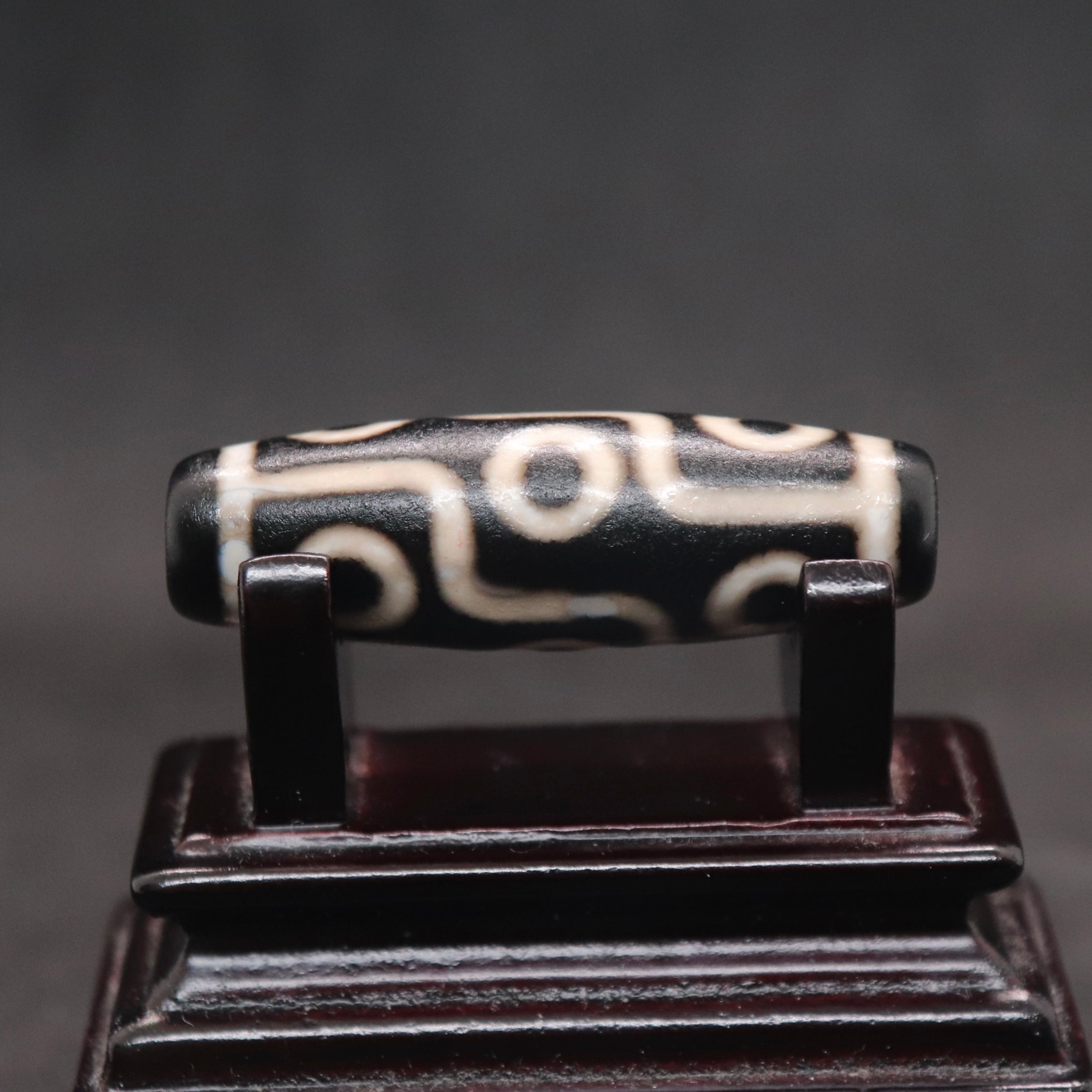 処分価格　希少　アルタイ隕石　九眼天珠　約46mm 23g 右下がり九眼天珠38.3㎜ – 天然石屋 優月堂