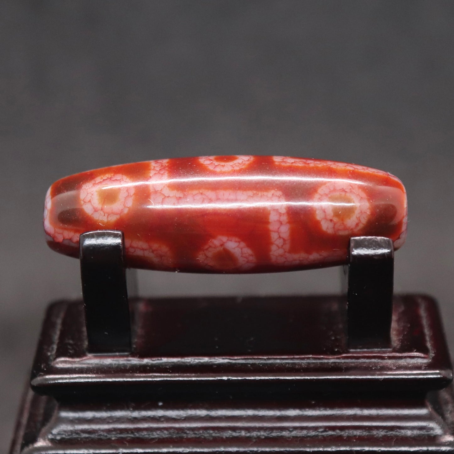 右下がり九眼紅天珠37.9㎜