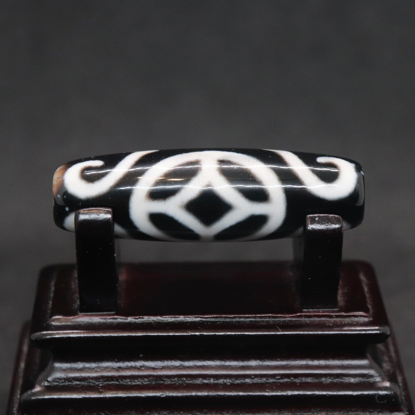 双心金銭老玉髄天珠37.8㎜