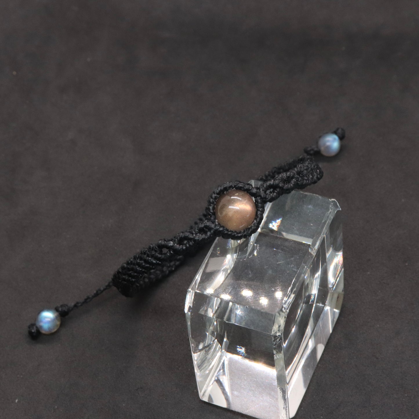 オレンジラブラドライトマクラメブレスレット