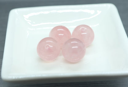 マダガスカル産ローズクォーツ１２㎜